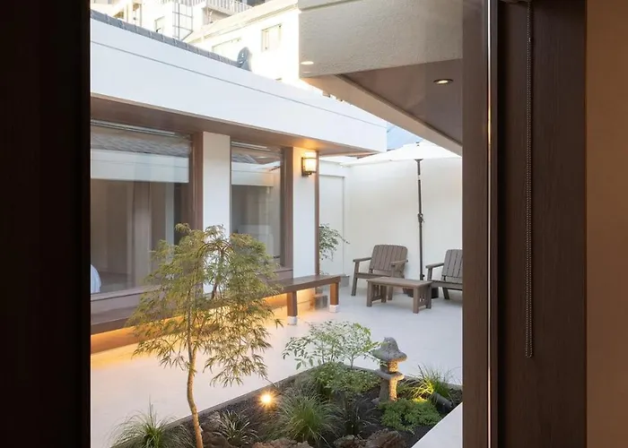 Sagyewon - Jongno Private House With 3 Rooms, 2 Bathrooms, Yard And Jacuzzi