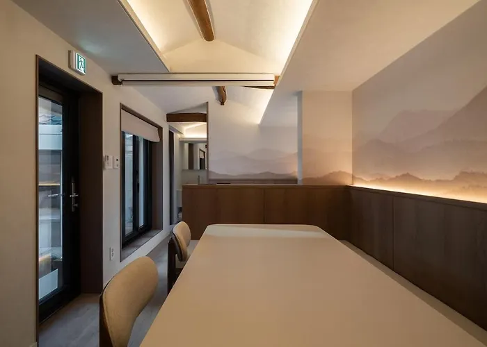 Sagyewon - Jongno Private House With 3 Rooms, 2 Bathrooms, Yard And Jacuzzi *