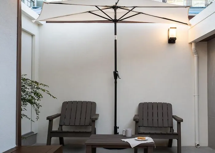 Sagyewon - Jongno Private House With 3 Rooms, 2 Bathrooms, Yard And Jacuzzi Seoul
