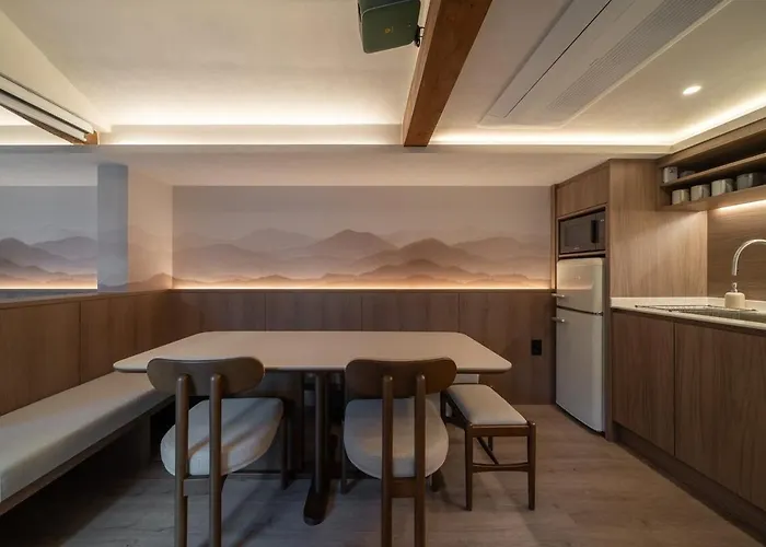 Sagyewon - Jongno Private House With 3 Rooms, 2 Bathrooms, Yard And Jacuzzi Holiday home