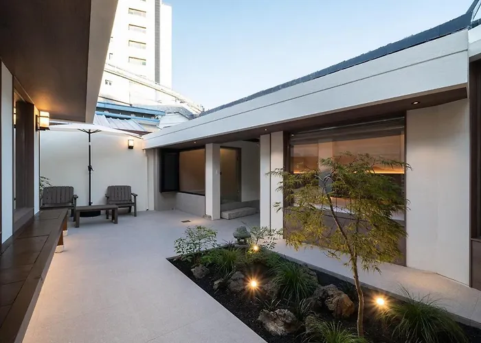 Sagyewon - Jongno Private House With 3 Rooms, 2 Bathrooms, Yard And Jacuzzi Seoul