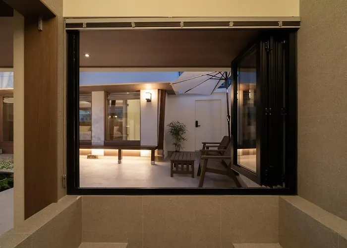 Sagyewon - Jongno Private House With 3 Rooms, 2 Bathrooms, Yard And Jacuzzi Holiday home *