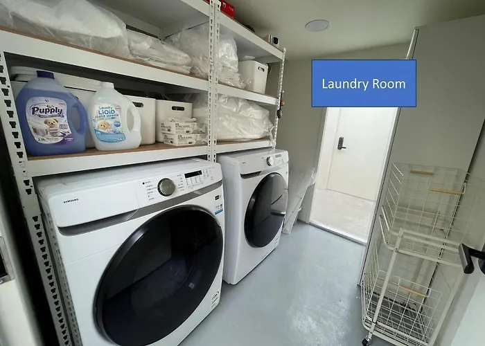 Sagyewon - Jongno Private House With 3 Rooms, 2 Bathrooms, Yard And Jacuzzi * Seoul
